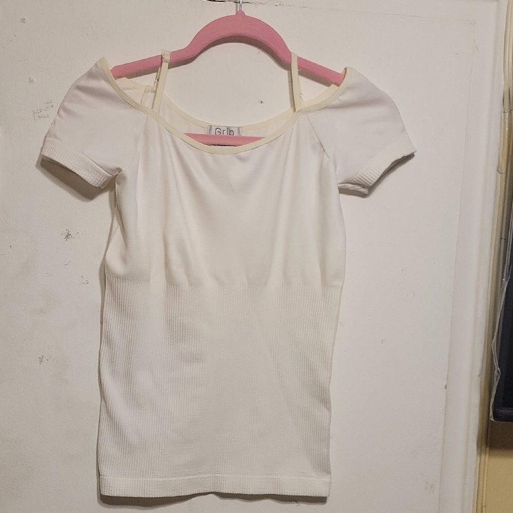 Grio Chic Cold Shoulder Decor Bottom White Top Size X/XL